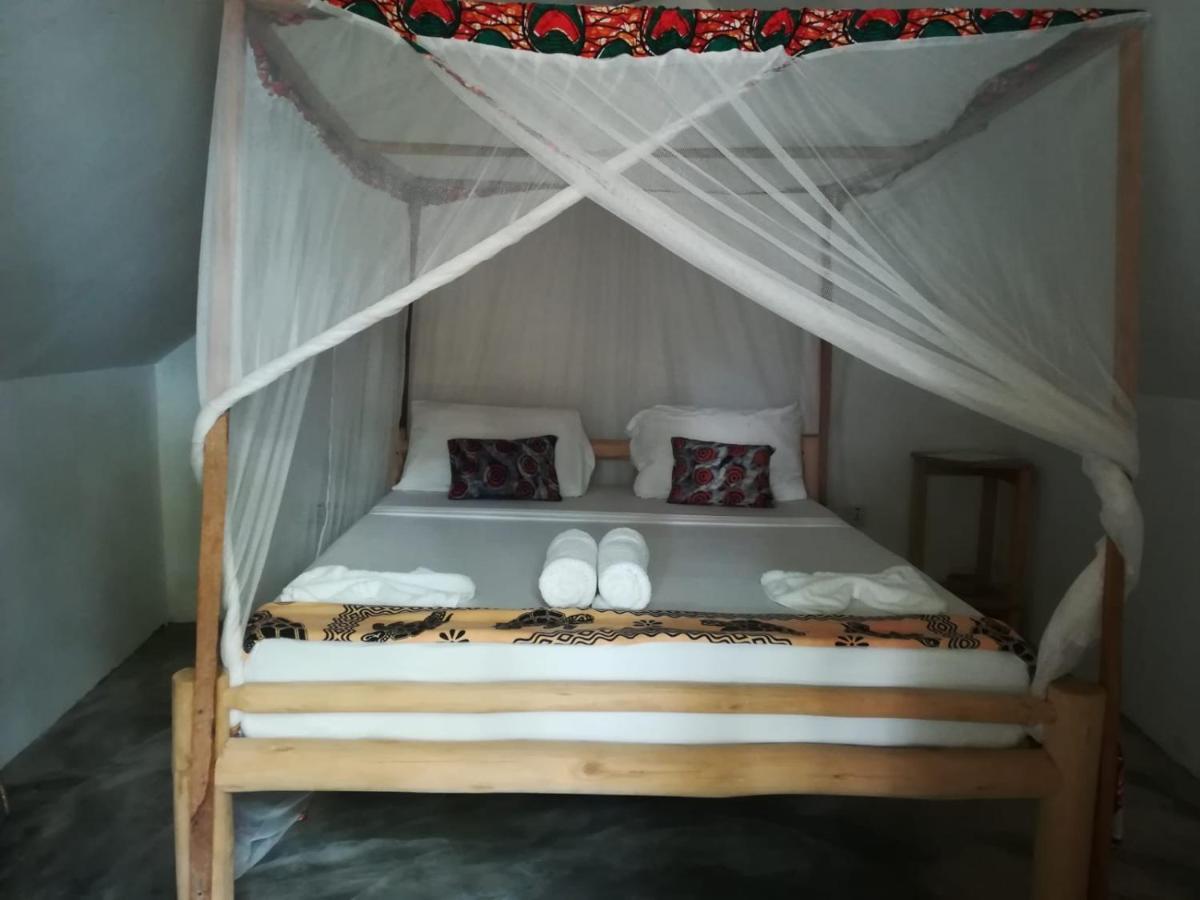 Bahari Beach Bungalows ジャンビアニ エクステリア 写真