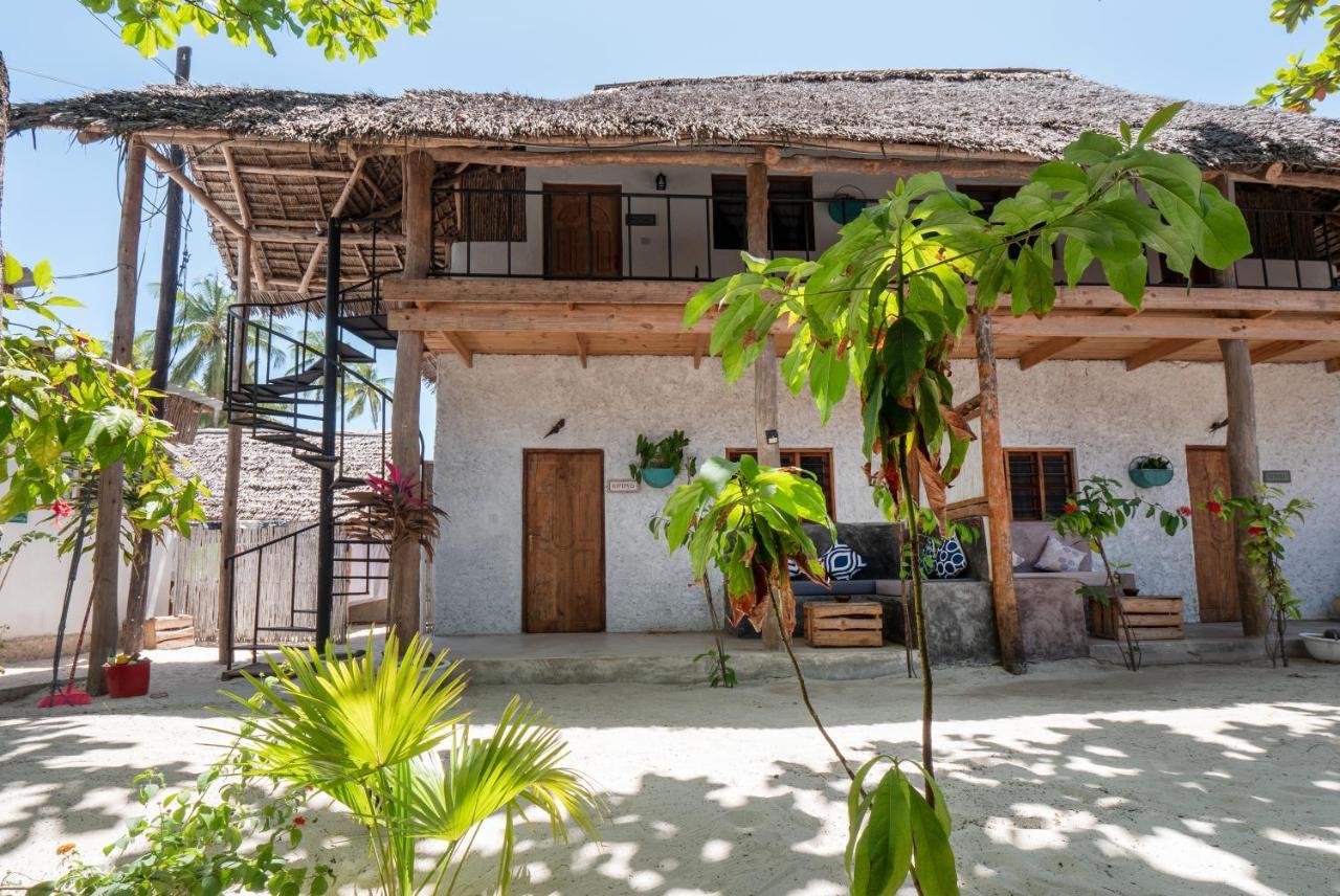 Bahari Beach Bungalows ジャンビアニ エクステリア 写真