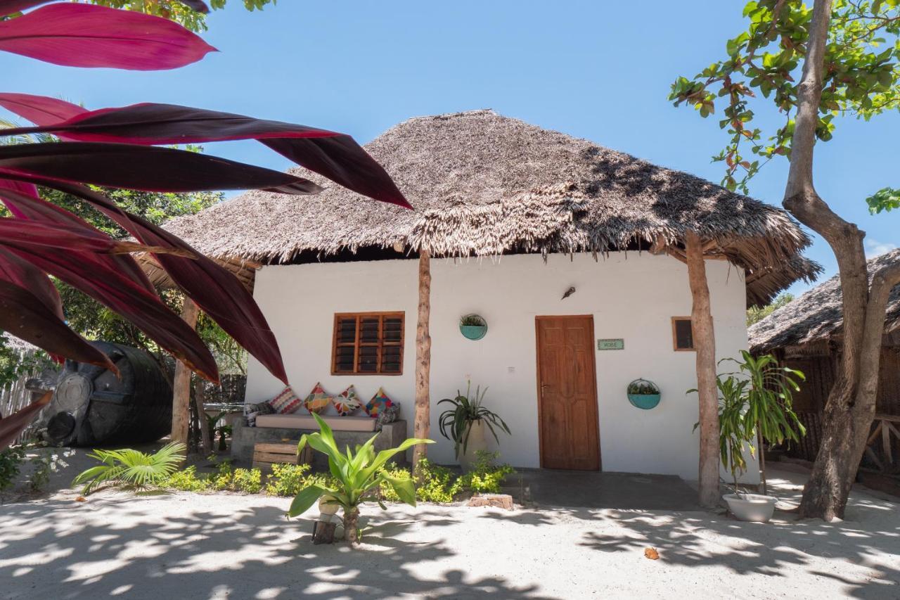 Bahari Beach Bungalows ジャンビアニ エクステリア 写真