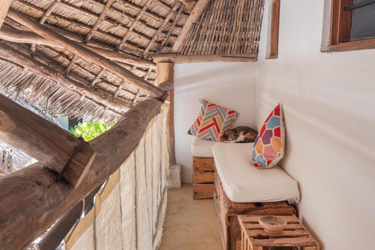 Bahari Beach Bungalows ジャンビアニ エクステリア 写真