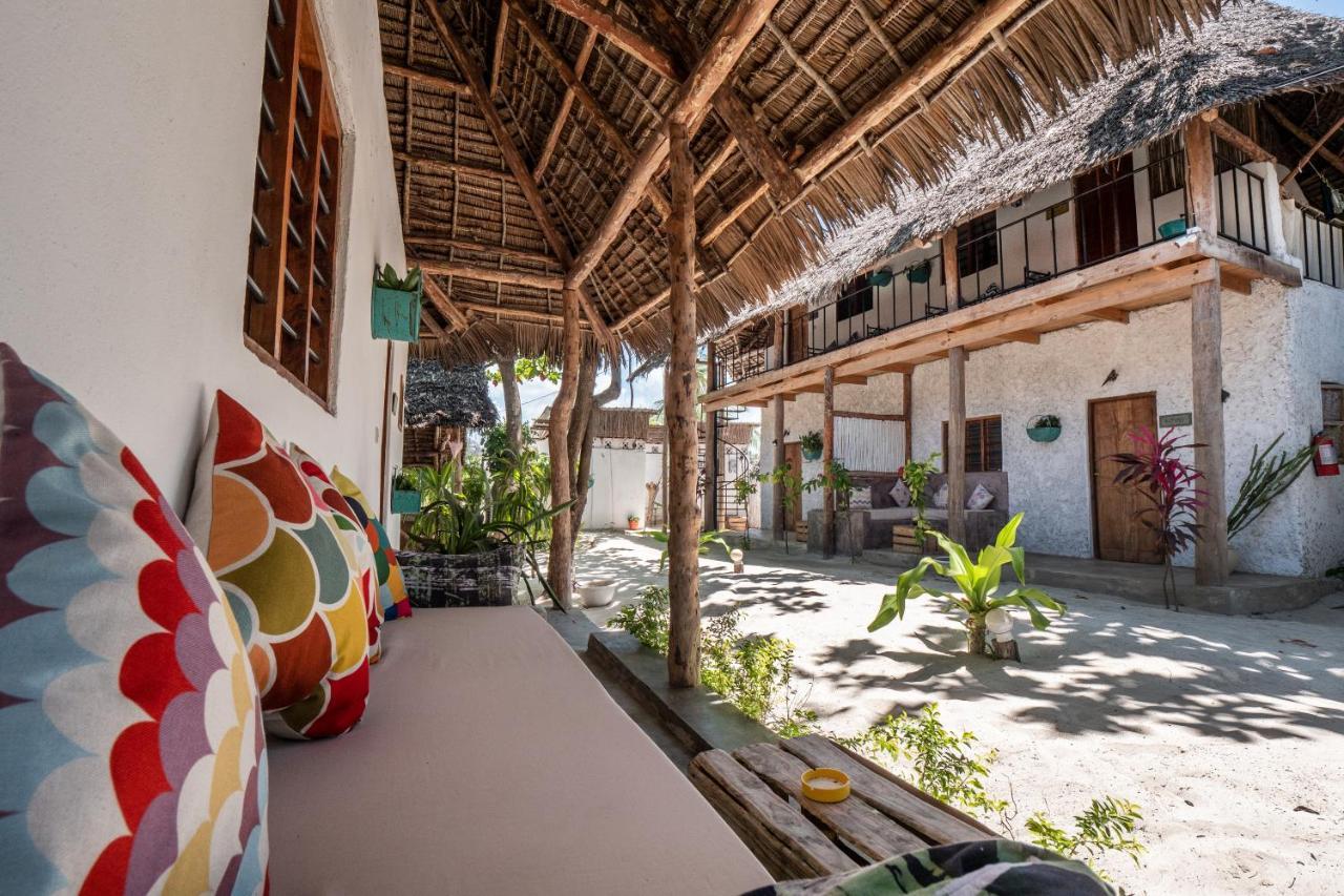 Bahari Beach Bungalows ジャンビアニ エクステリア 写真