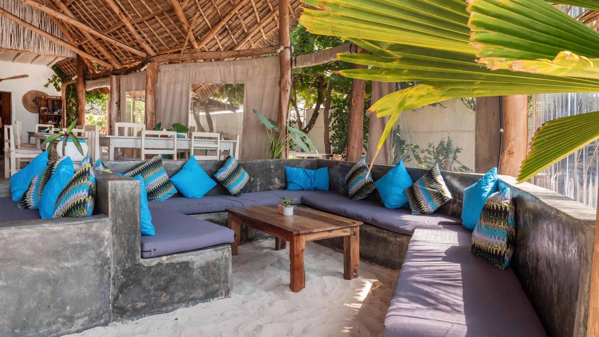 Bahari Beach Bungalows ジャンビアニ エクステリア 写真