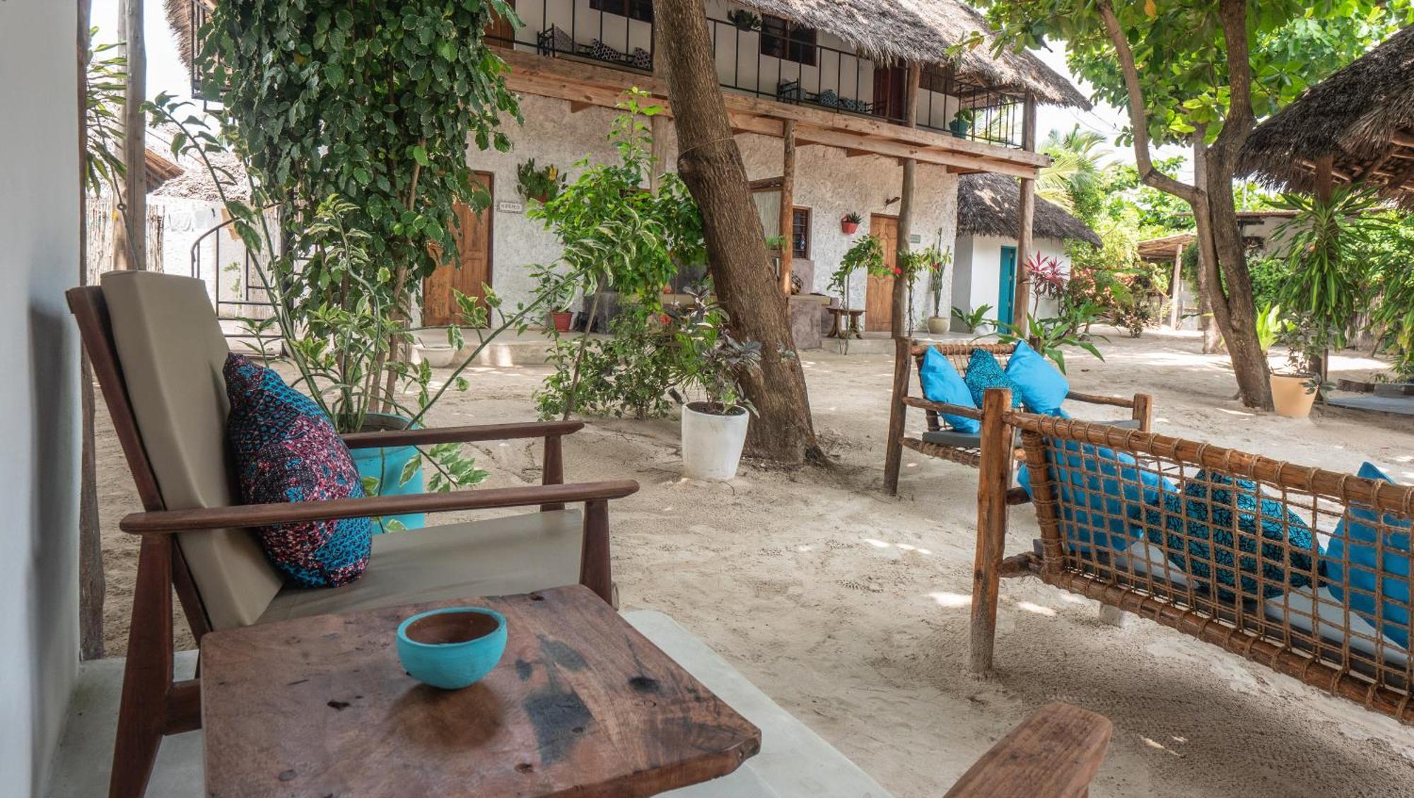 Bahari Beach Bungalows ジャンビアニ エクステリア 写真