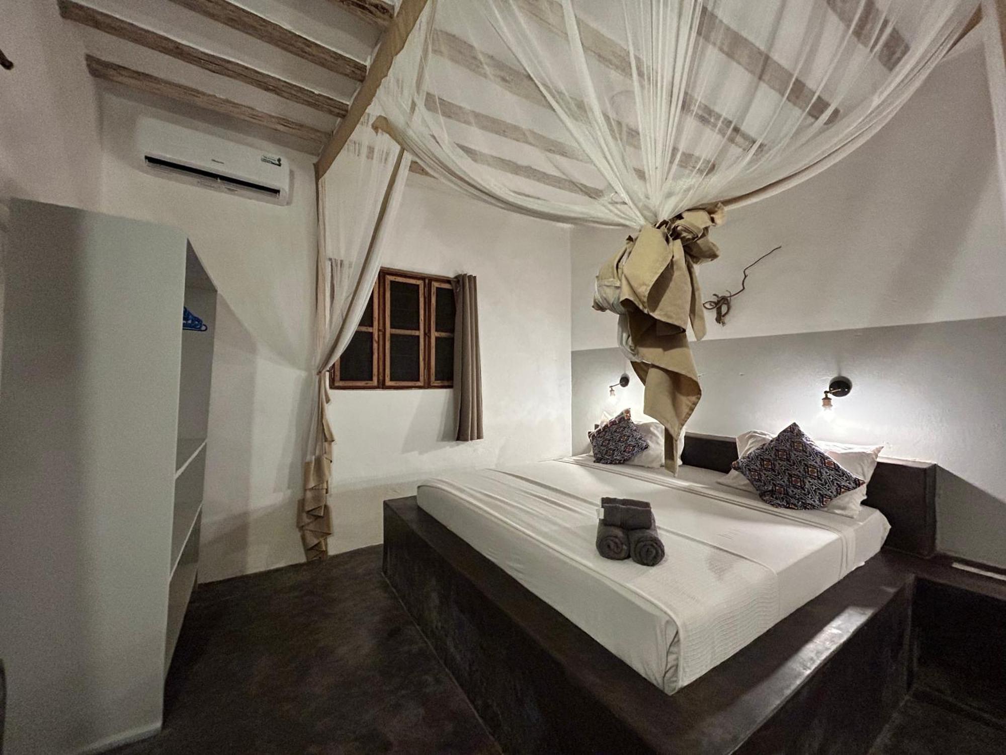 Bahari Beach Bungalows ジャンビアニ エクステリア 写真