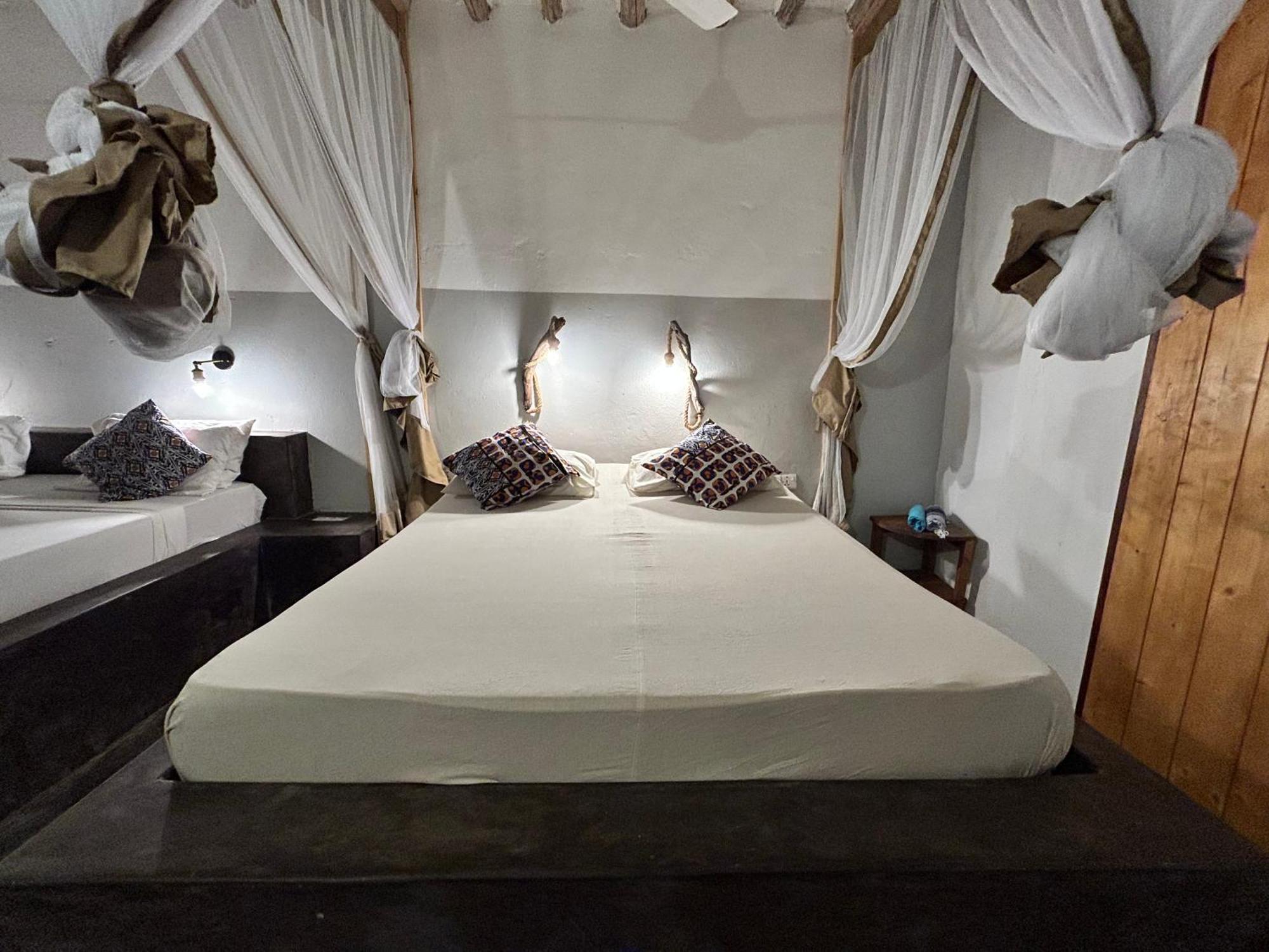 Bahari Beach Bungalows ジャンビアニ エクステリア 写真
