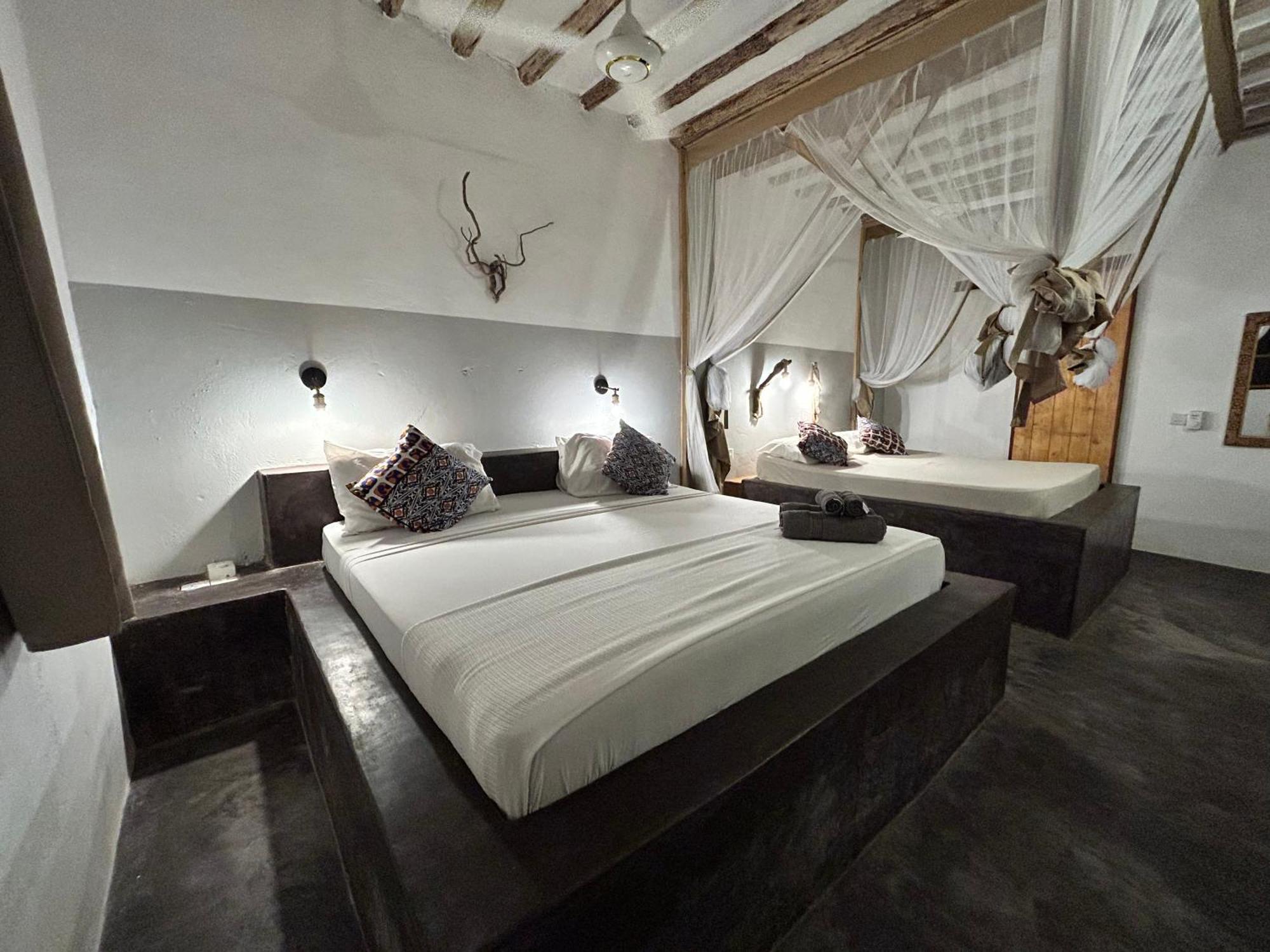 Bahari Beach Bungalows ジャンビアニ エクステリア 写真